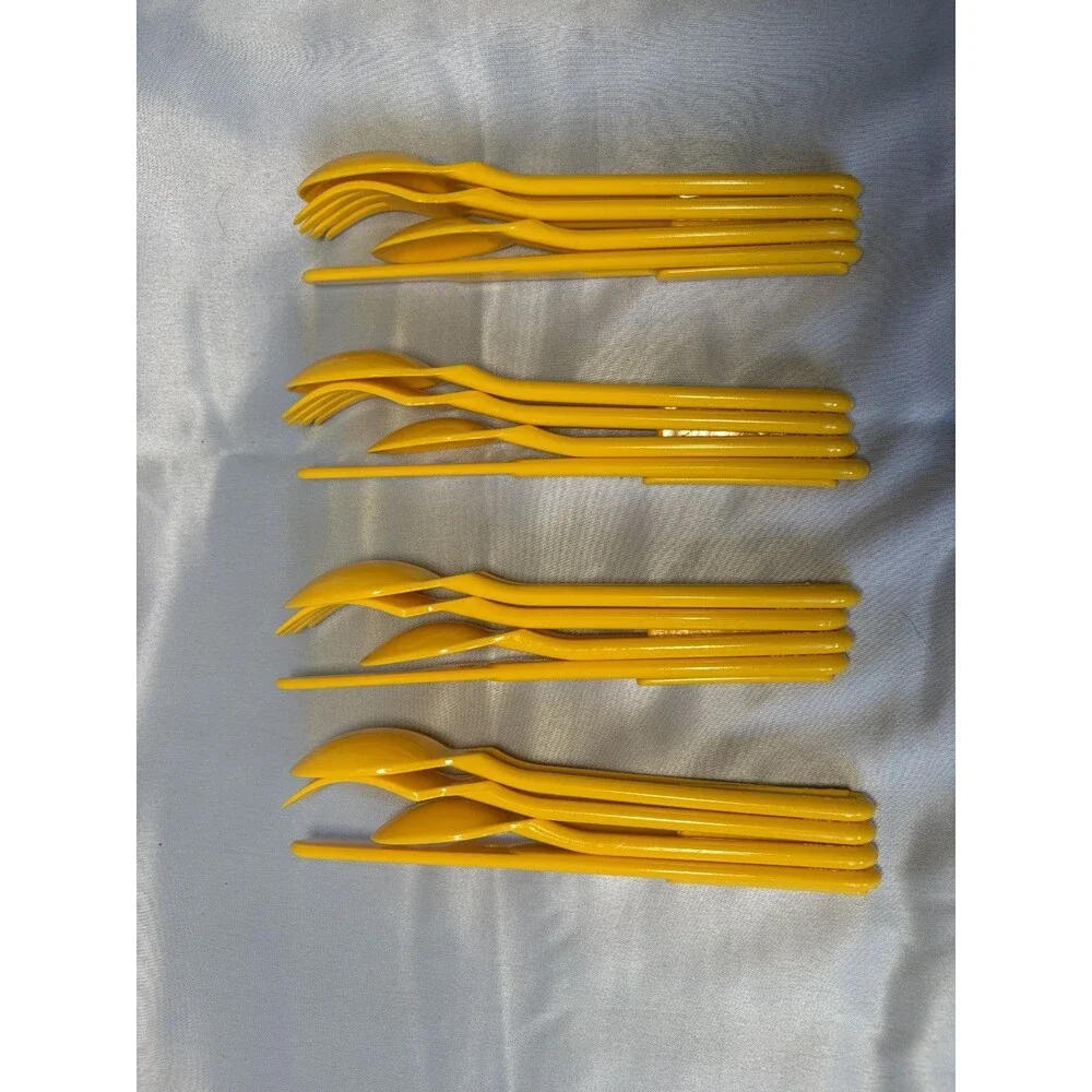 Rare Vintage 1985 Postmodern Picnic Set - 